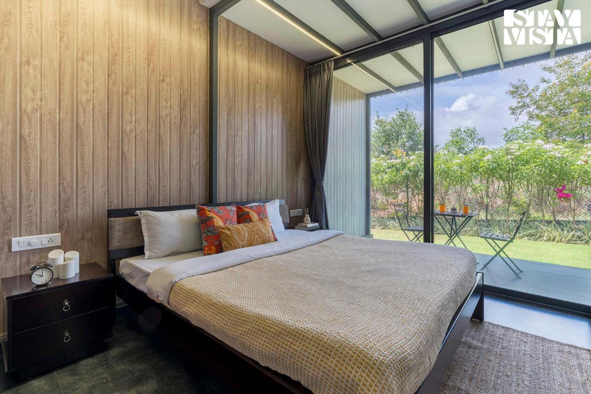 Stayvista'S Celeste Villa - Hill-View Retreat With Infinity Pool Насик Экстерьер фото